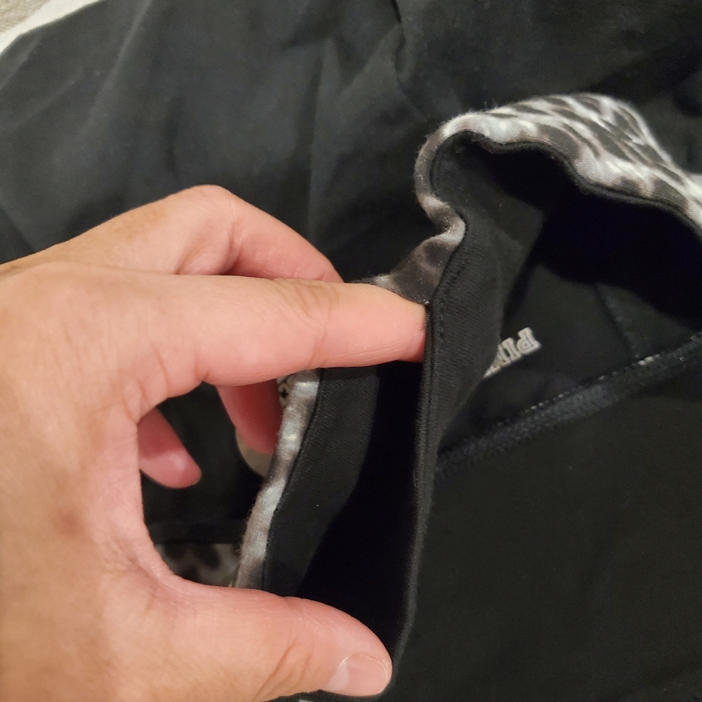 Brand new Victoria's Secret PINK yoga shorts Small - Picture 6 of 13